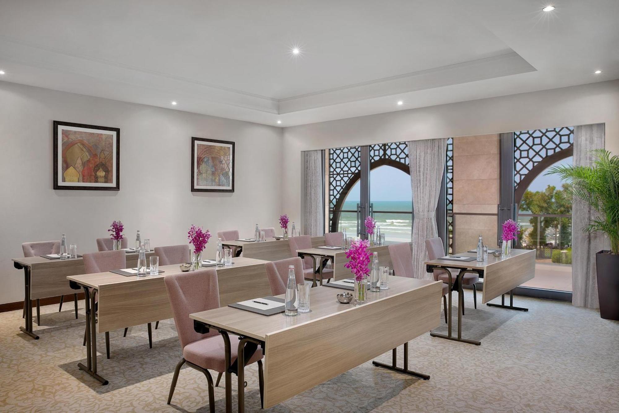 Ajman Saray, A Luxury Collection Resort, Ajmán Exterior foto Meeting room