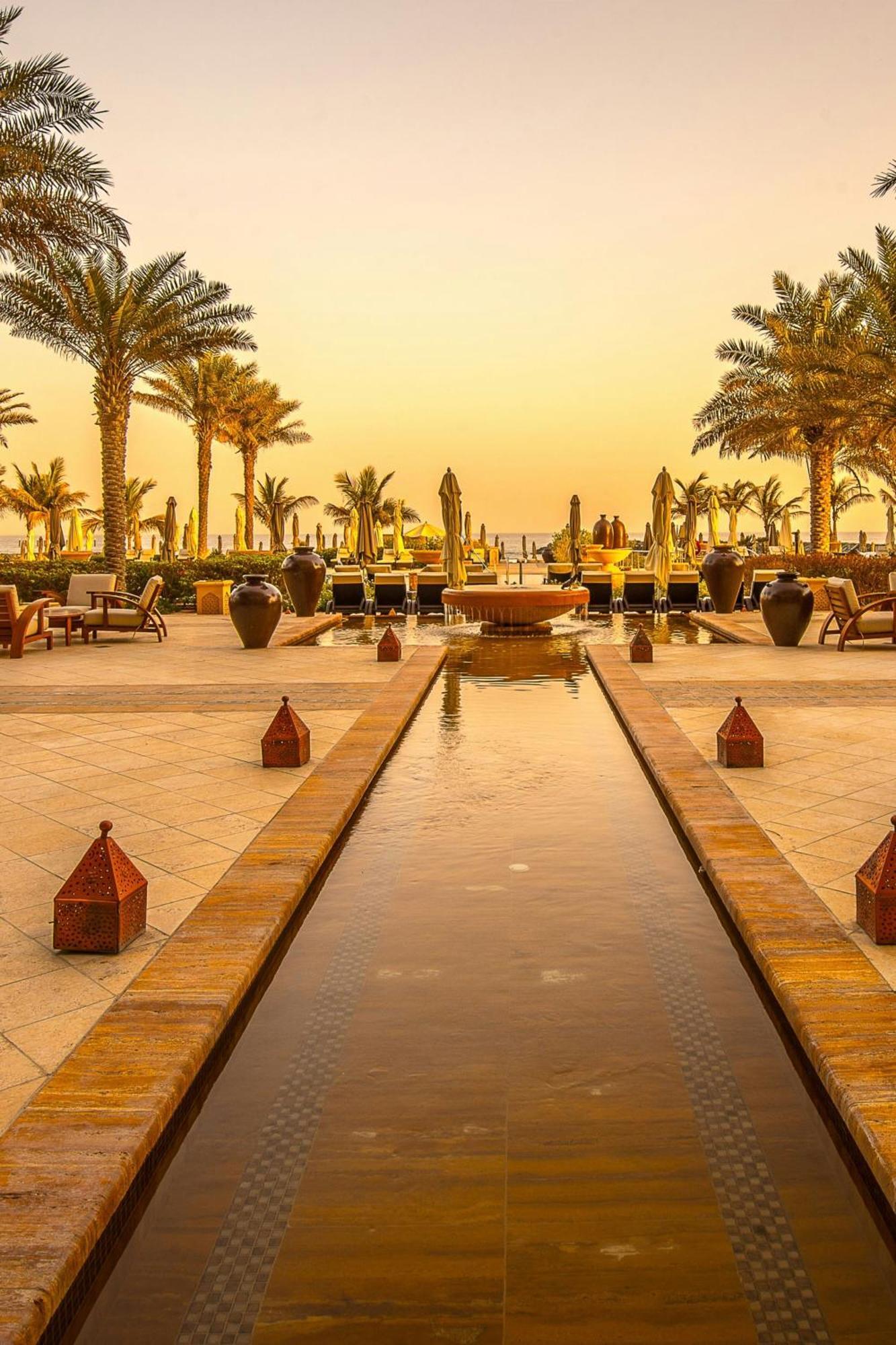 Ajman Saray, A Luxury Collection Resort, Ajmán Exterior foto The Palace Downtown Dubai