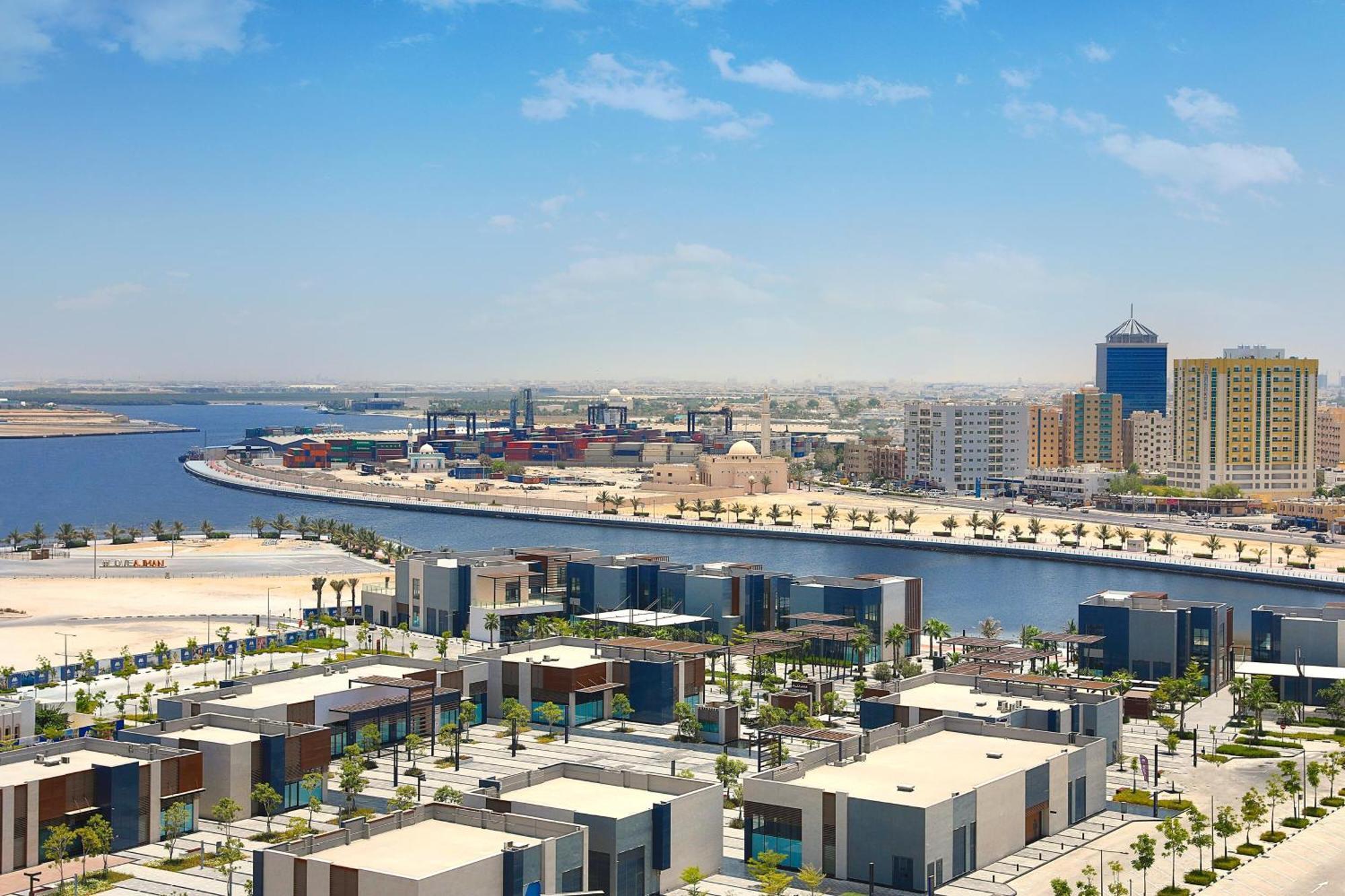 Ajman Saray, A Luxury Collection Resort, Ajmán Exterior foto View of the community
