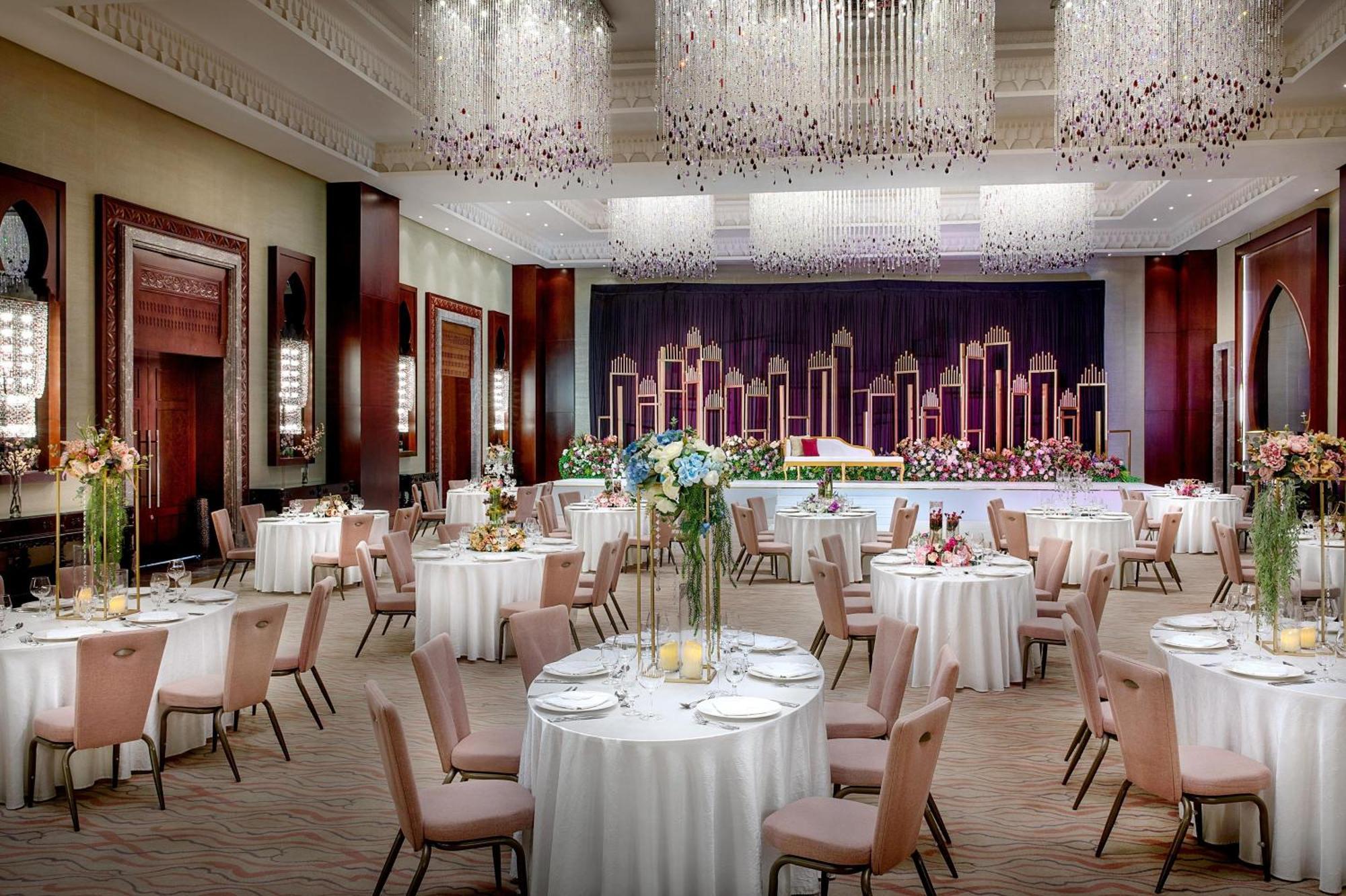 Ajman Saray, A Luxury Collection Resort, Ajmán Exterior foto The ballroom at The Oberoi, Mumbai