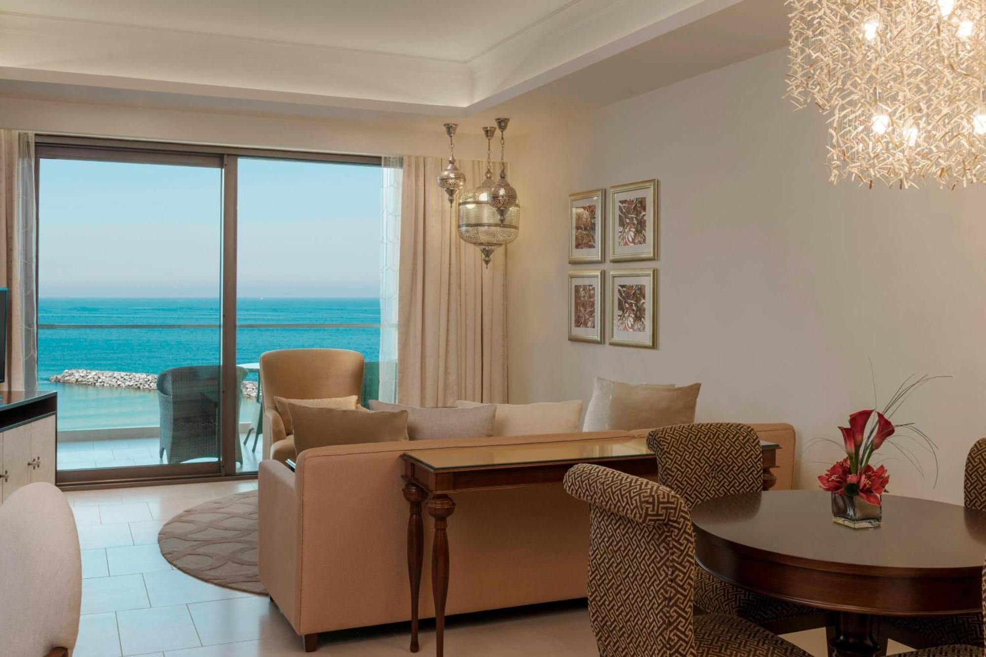 Ajman Saray, A Luxury Collection Resort, Ajmán Exterior foto A suite at the Jumeirah Atlantis