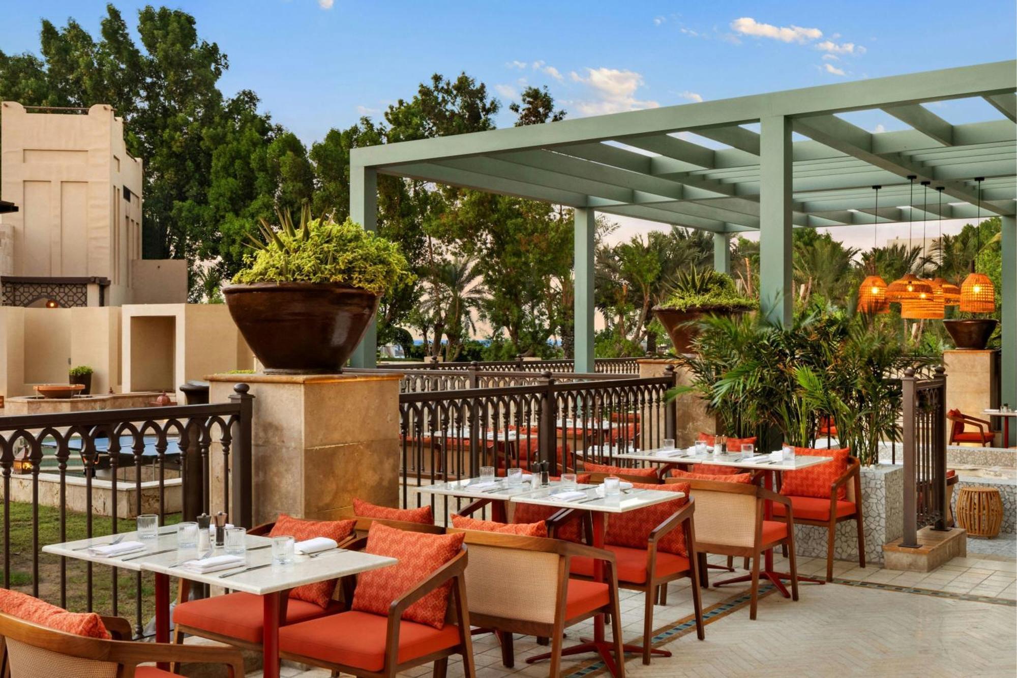 Ajman Saray, A Luxury Collection Resort, Ajmán Exterior foto The Terrace